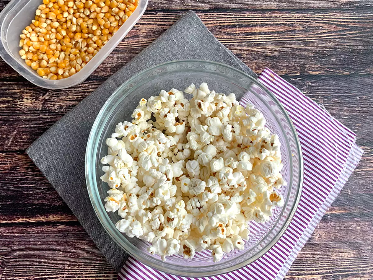Popcorn bez oleje v mikrovlnné troubě - foto 2