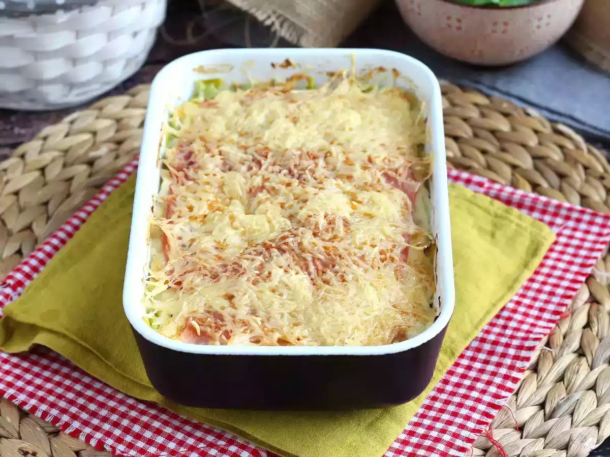 Pórek au gratin s vařenou šunkou a sýrem - foto 2