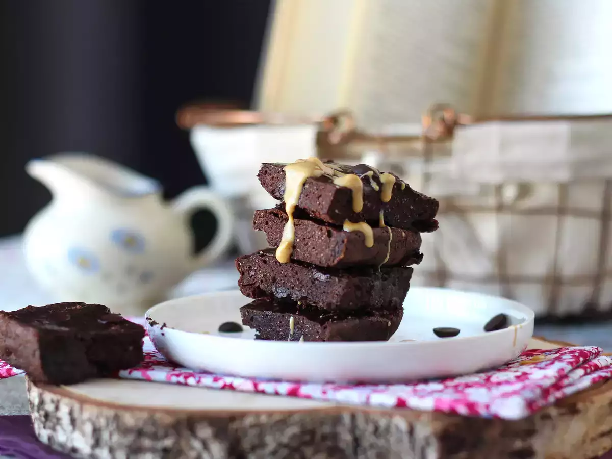 Proteinové brownies se syrovátkovým proteinem, přirozeně bez lepku - foto 3
