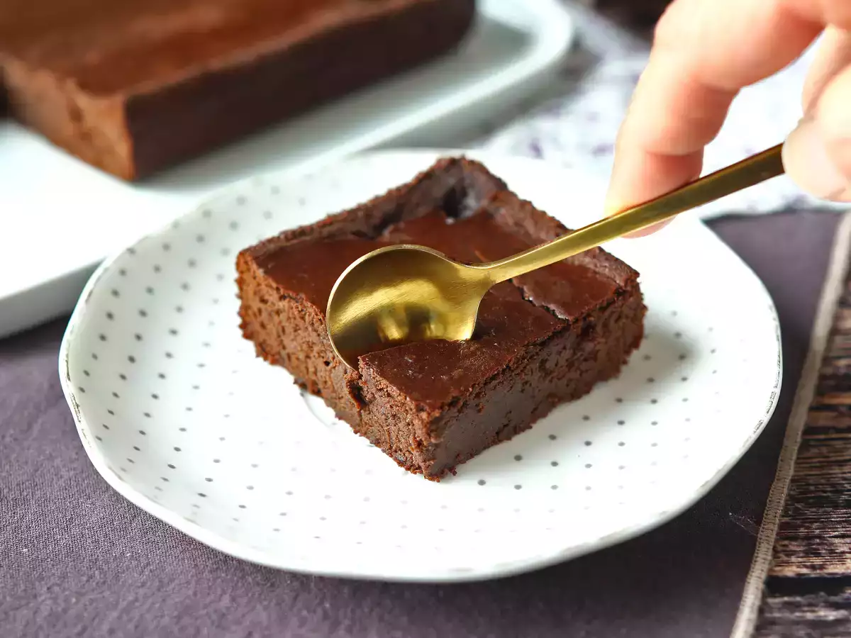 Proteinový čokoládový brownie s červenými fazolemi - foto 5