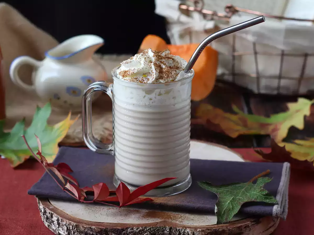 Pumpkin spice latte s domácím dýňovým sirupem!