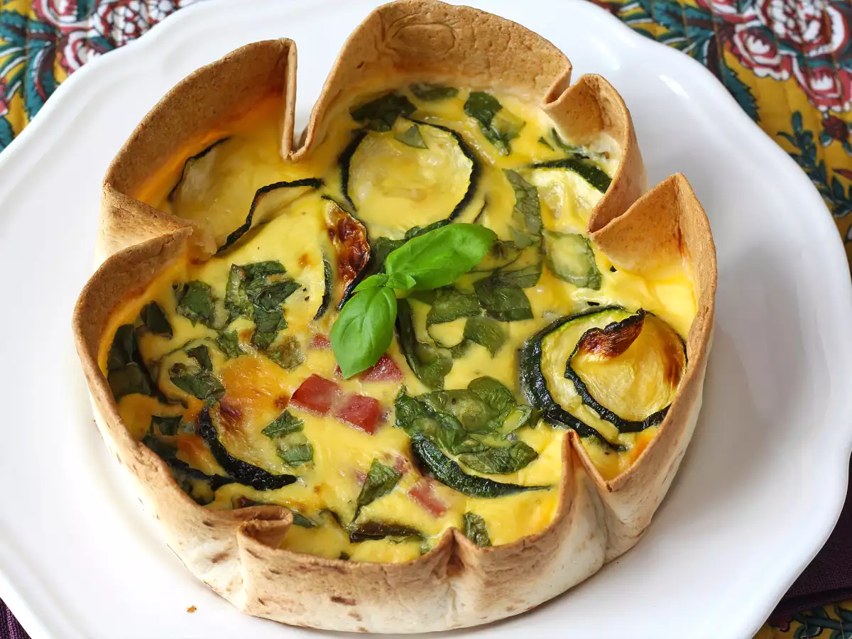 Quiche bez pečiva s tortillou? Je to možné! Lehký recept, který je ideální na léto! - foto 4