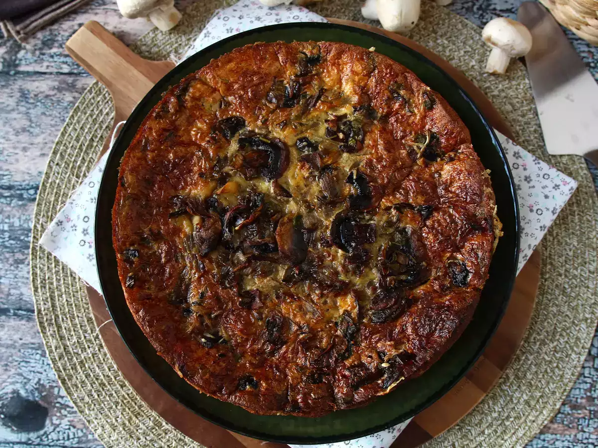 Quiche bez těsta s houbami, slaninou a sýrem cottage - foto 2
