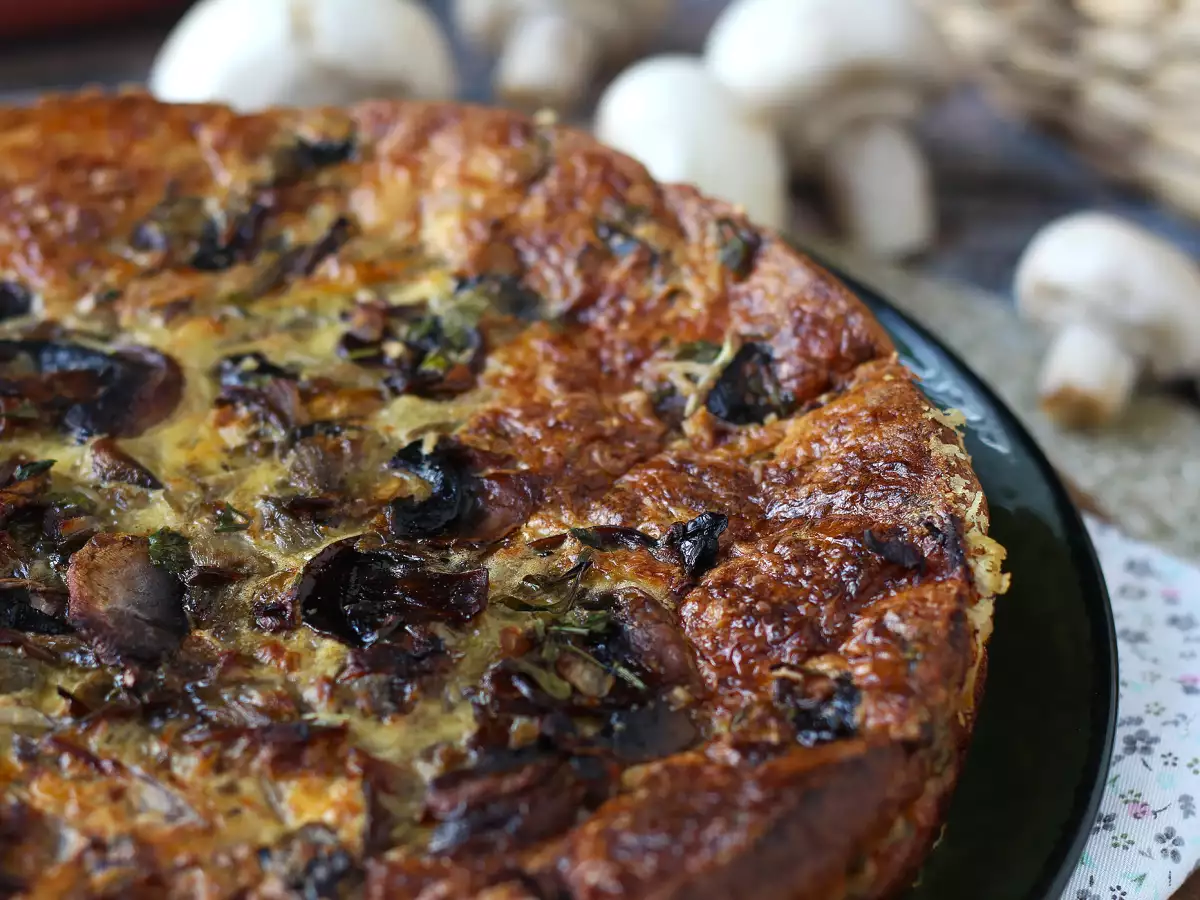 Quiche bez těsta s houbami, slaninou a sýrem cottage - foto 3