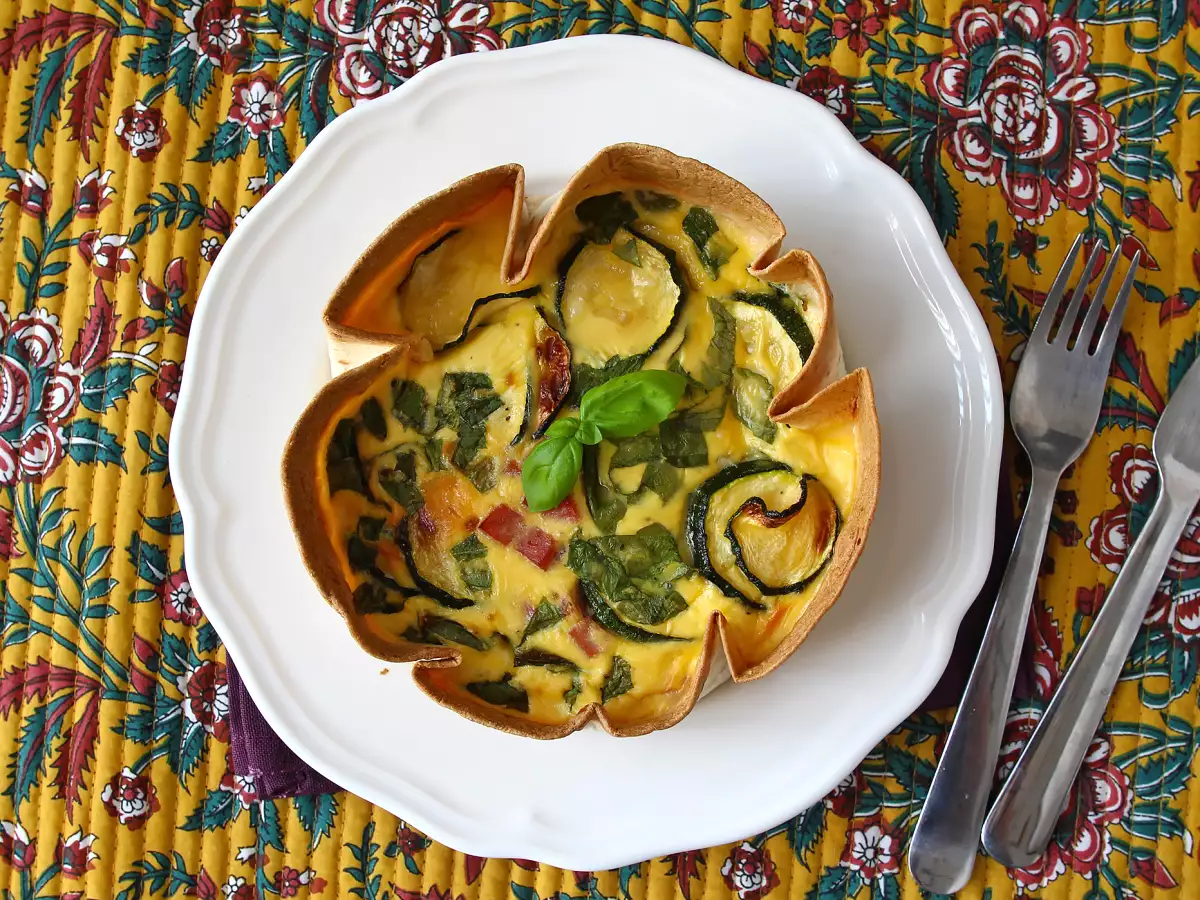 Quiche bez těsta s tortillou? Je to možné! Lehký recept ideální na léto - foto 5