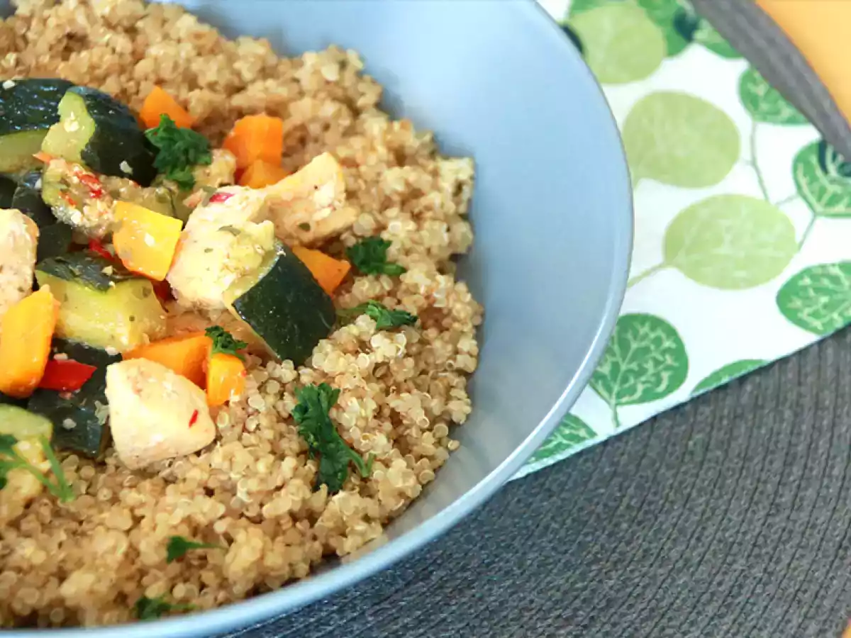 Quinoa se zeleninou a kuřecím masem - foto 2