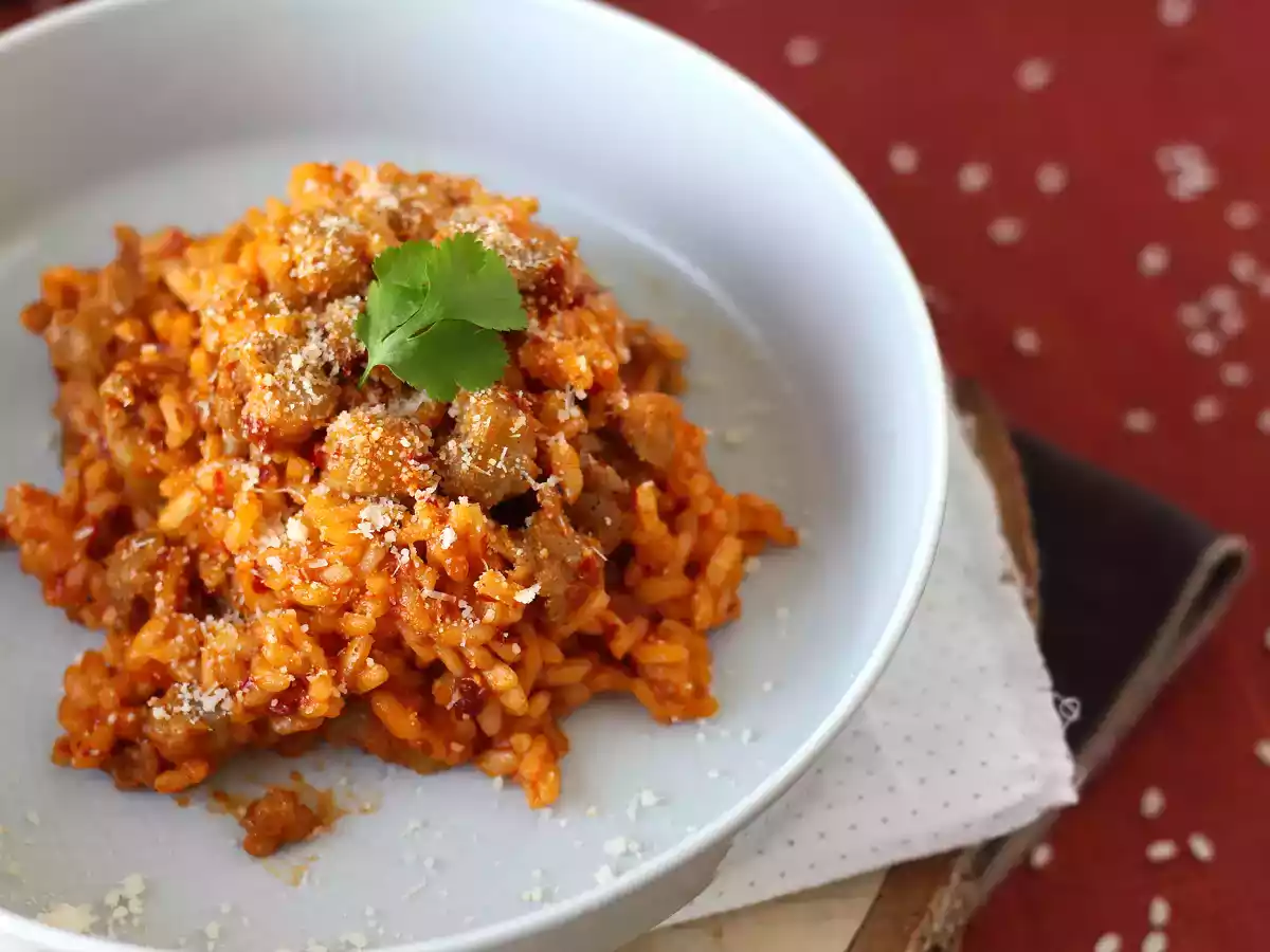Risotto 'nduja a klobása, první chod s intenzivní chutí