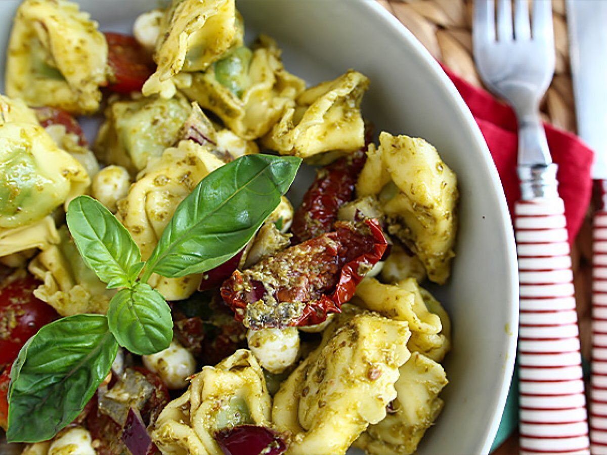 Salát z tortellini s pestem - foto 4