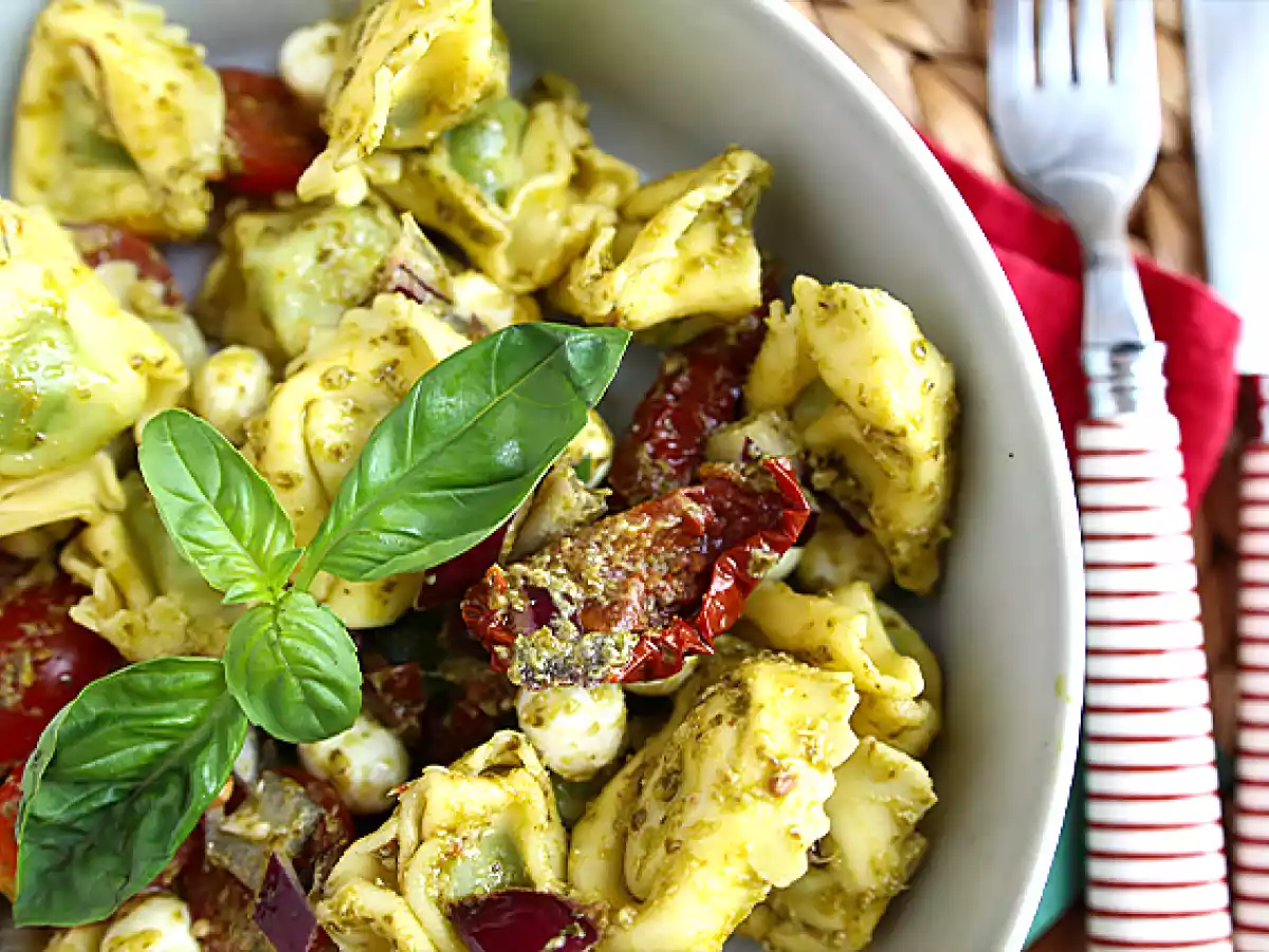 Salát z tortellini s pestem - foto 4