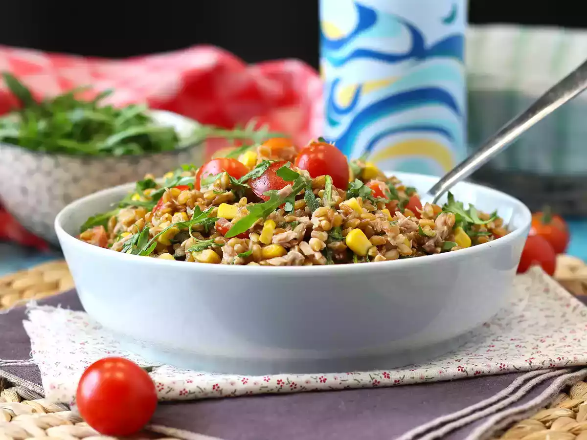 Salát ze špaldy a tuňáka: lehký, chutný a dokonalý celoroční recept - foto 3