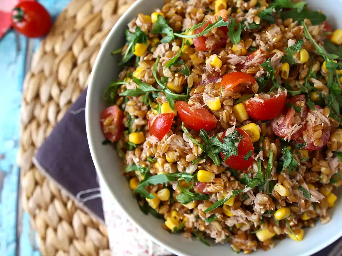Salát ze špaldy a tuňáka: lehký, chutný a dokonalý celoroční recept - foto 4