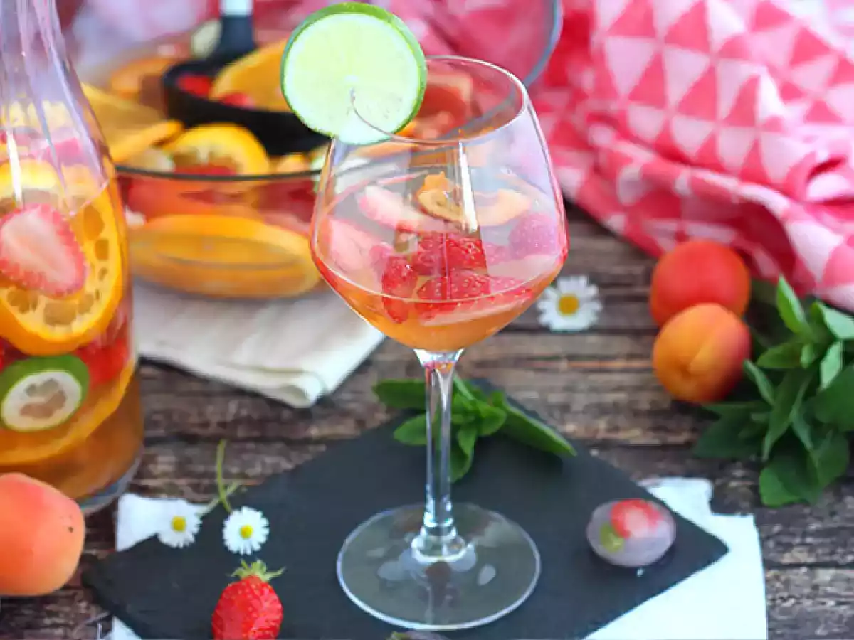 Sangria s bílým vínem - Bílá Sangria