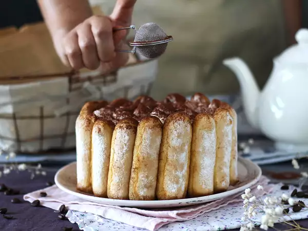 Recept Šarlota ve stylu tiramisu bez vajec