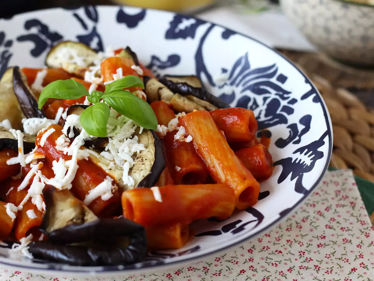Sicilské těstoviny s lilkem, snadná a lehká verze – Pasta alla Norma - foto 2