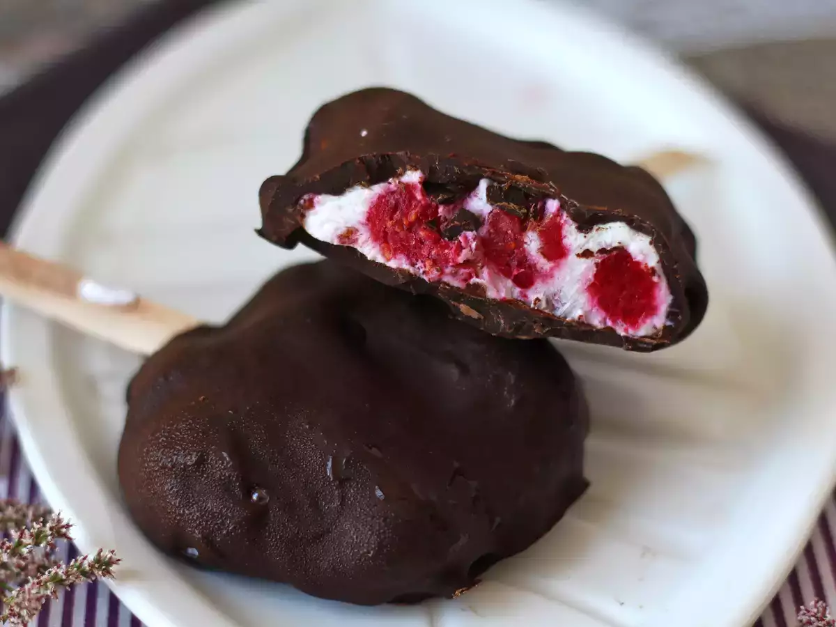 Skyr, malinová a čokoládová zmrzlina. Zdravá svačina pro slunečné dny! - foto 6