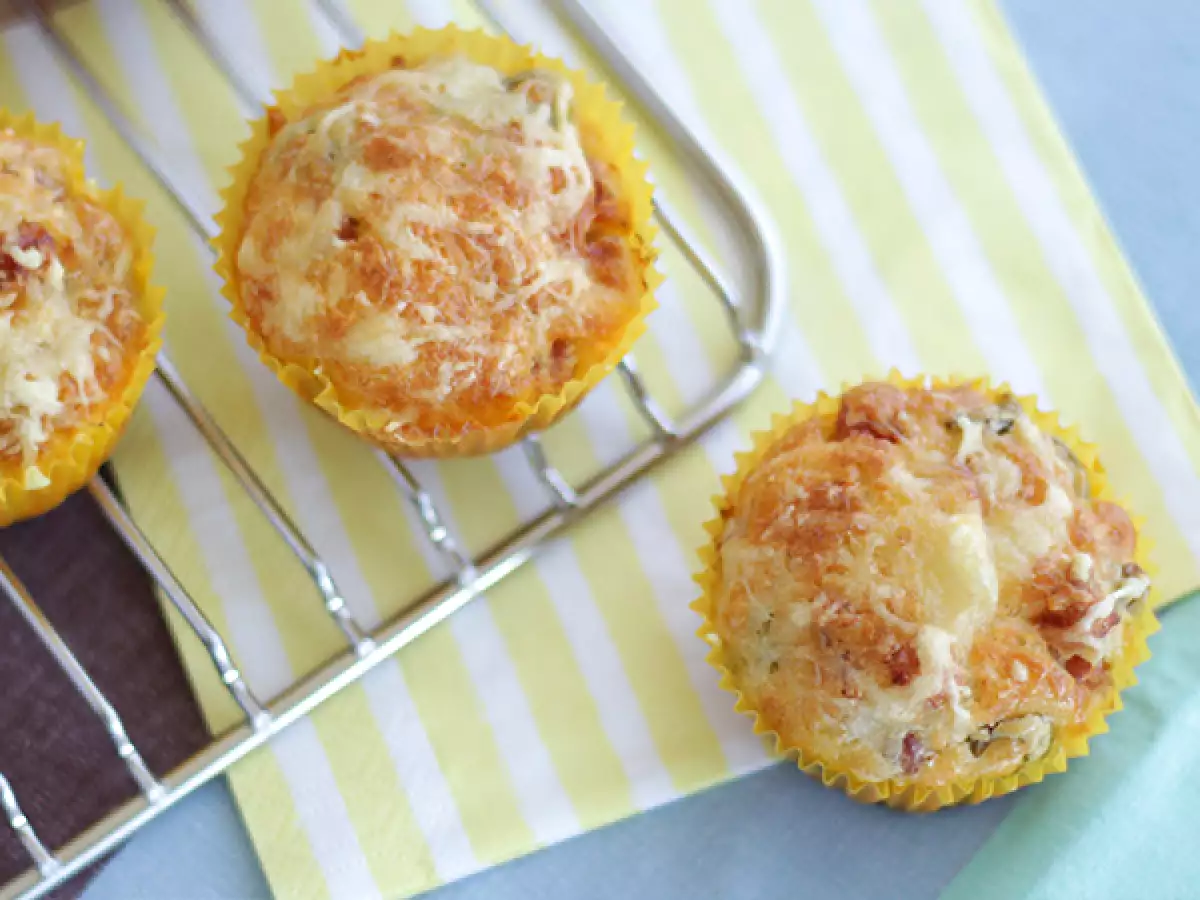 Slané muffiny se šunkou a sýrem k pohoštění - foto 2