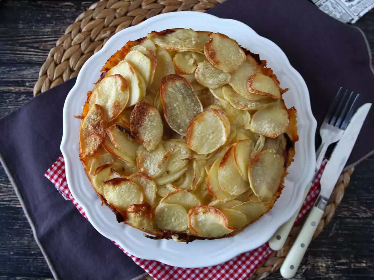 Slaný bramborový koláč se sýrem raclette - foto 4