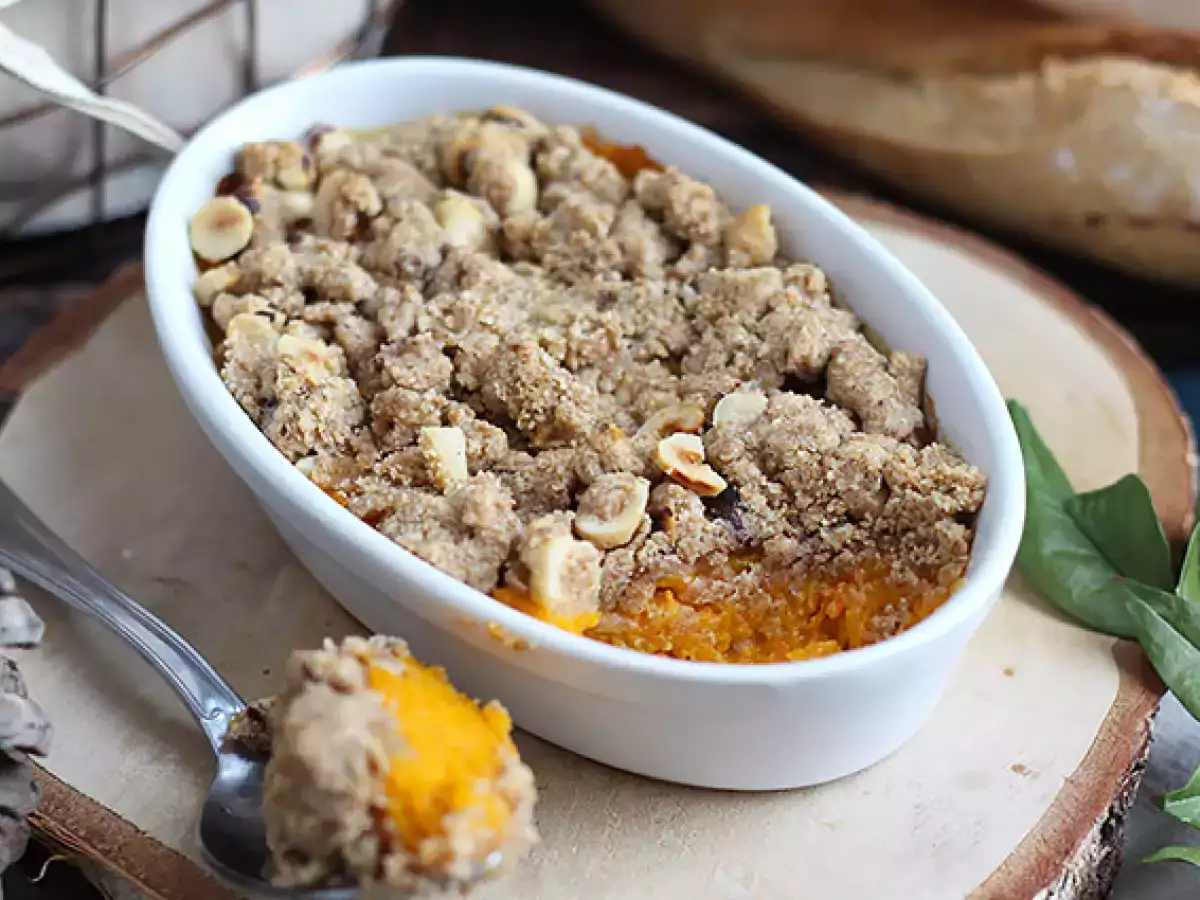 Slaný crumble z máslové dýně s lískovými oříšky - foto 2
