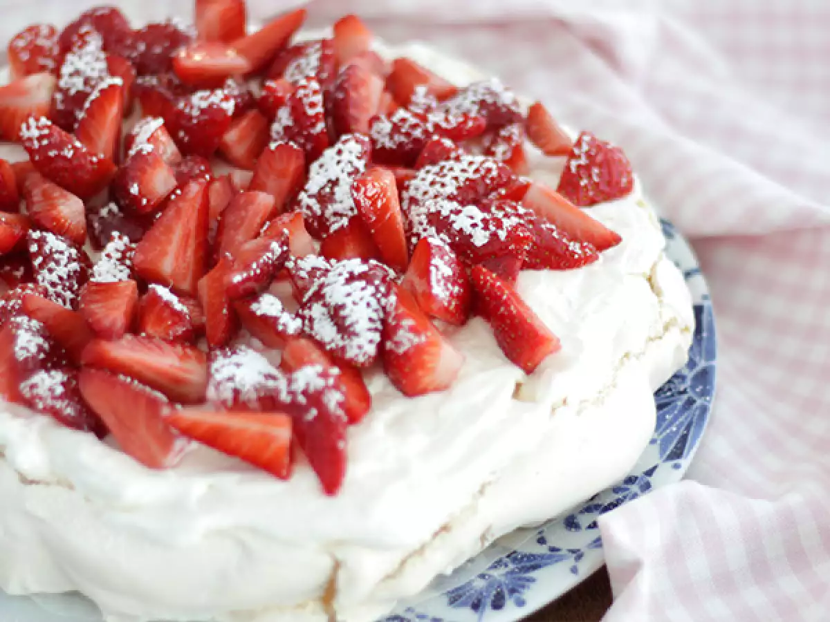 Snadná pavlova s jahodami