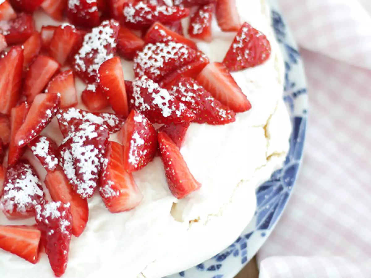 Snadná pavlova s jahodami - foto 2
