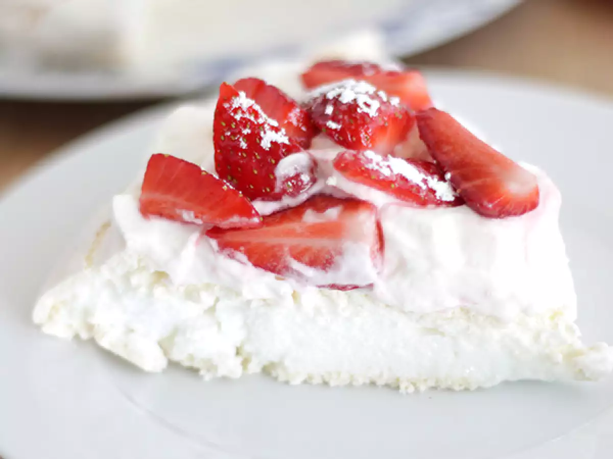 Snadná pavlova s jahodami - foto 3