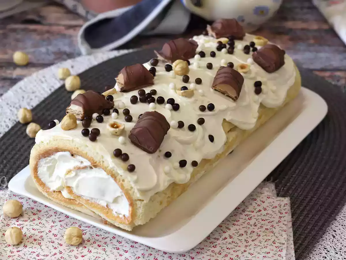 Snadná roláda s příchutí Kinder Bueno, ideální jako narozeninový dort nebo vánoční poleno! - foto 4