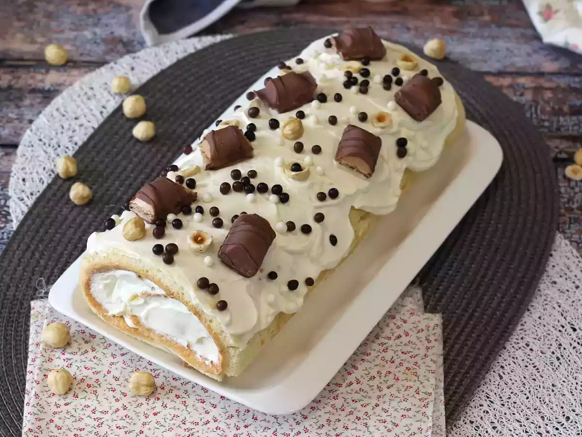 Snadná roláda s příchutí Kinder Bueno, ideální jako narozeninový dort nebo vánoční poleno! - foto 8
