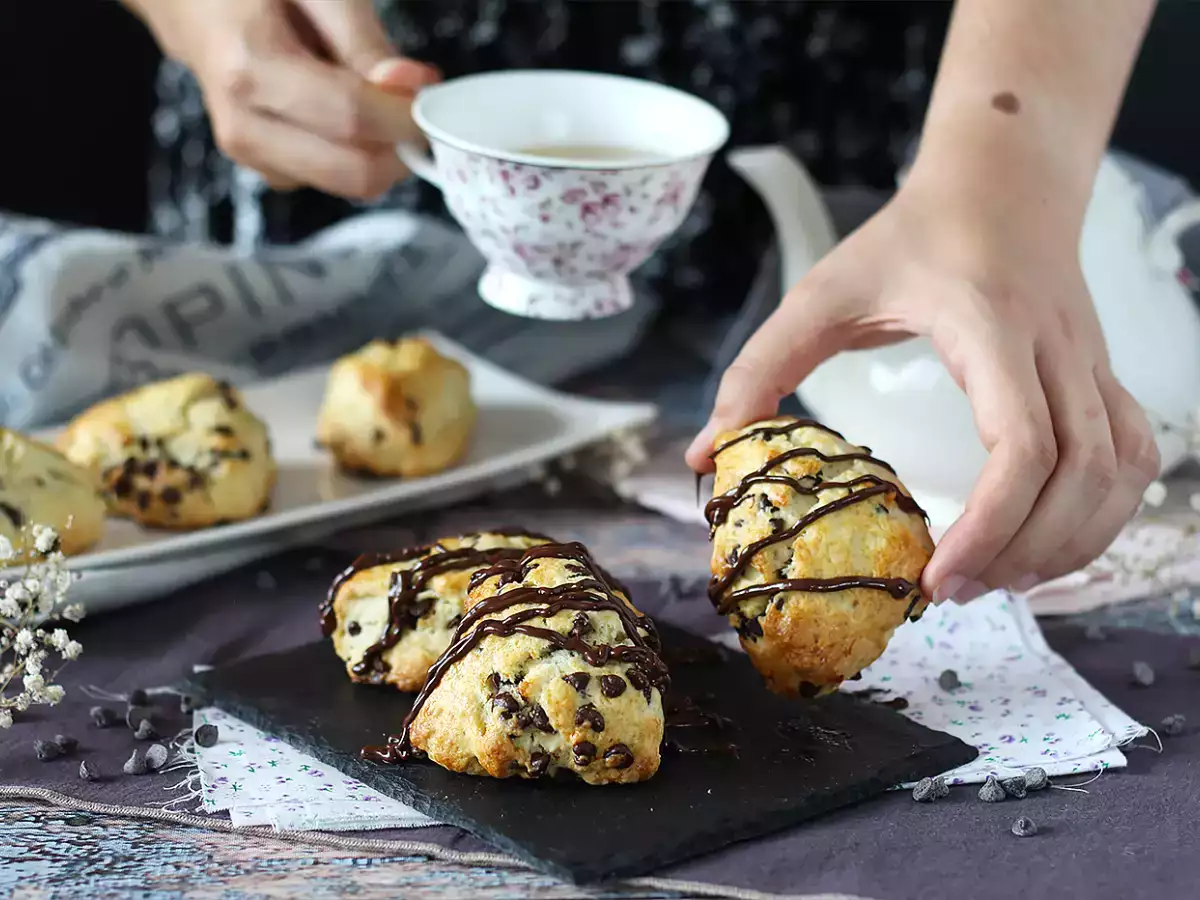 Snadné a velmi vláčné čokoládové scones
