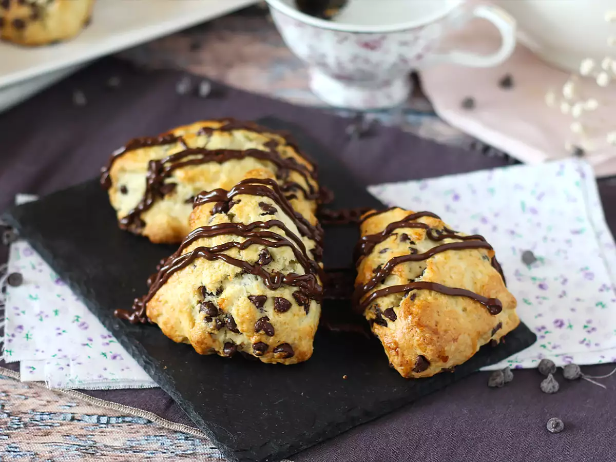 Snadné a velmi vláčné čokoládové scones - foto 6