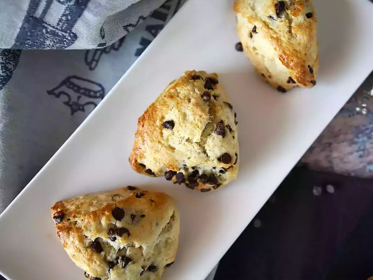 Snadné a velmi vlhké čokoládové scones - foto 5