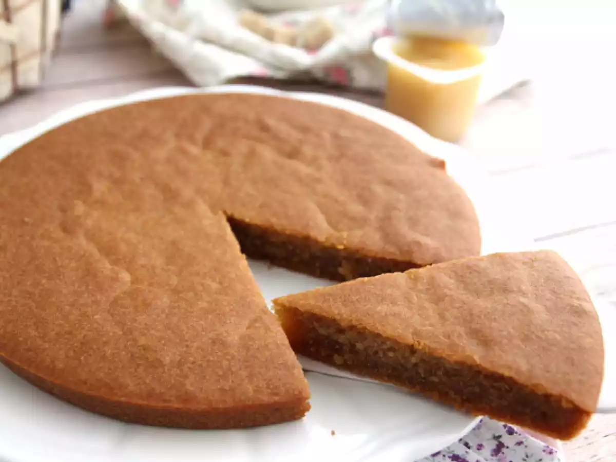 Sójový jogurtový koláč s jablečným pyré (veganský a bezlepkový) - foto 3