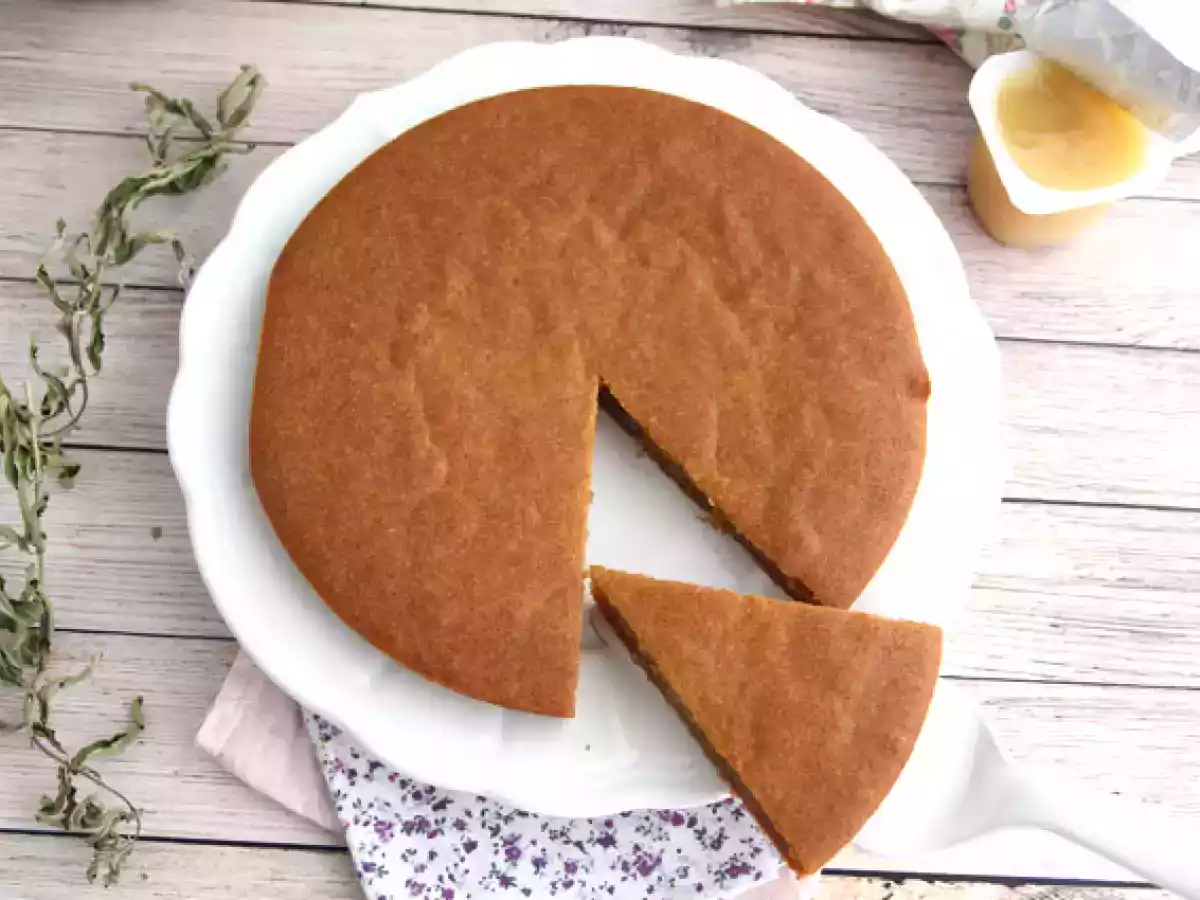 Sójový jogurtový koláč s jablečným pyré (veganský a bezlepkový) - foto 4