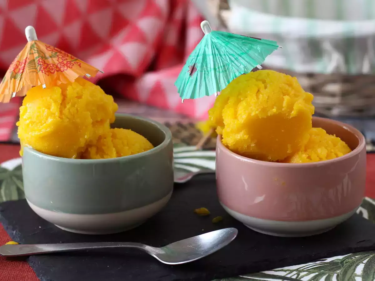 Sorbet z manga a limetky jen ze 3 ingrediencí, hotový za 5 minut!
