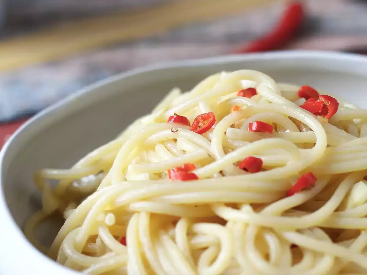 Špagety aglio, olio e peperoncino: tradiční italské jídlo na poslední chvíli