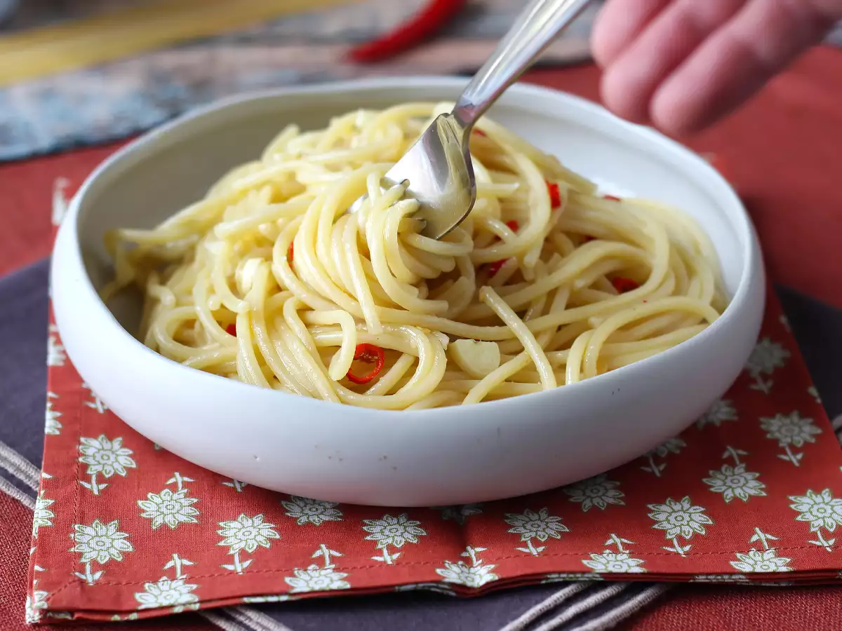 Špagety aglio, olio e peperoncino: tradiční italské jídlo na poslední chvíli - foto 6