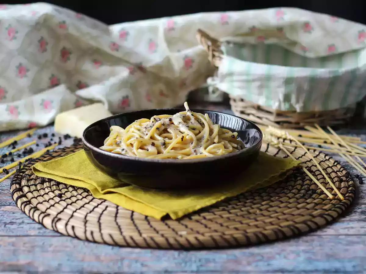 Špagety cacio e pepe: 3 ingredience, exploze chutí! - foto 2