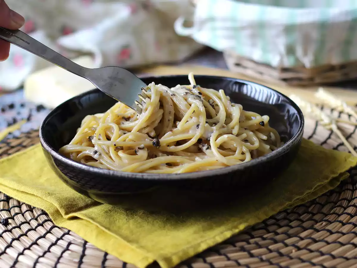 Špagety cacio e pepe: 3 ingredience, exploze chutí! - foto 4