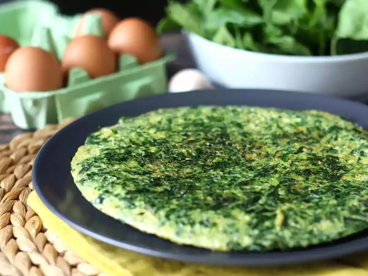 Špenátová omeleta, snadný a chutný vegetariánský hlavní chod