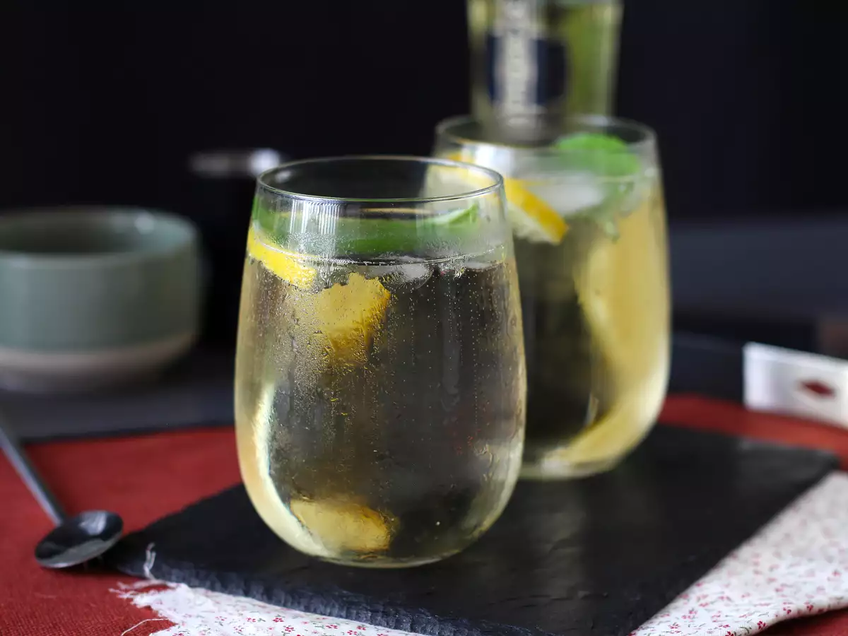 Spritz St-Germain s likérem z bezových květů: osvěžující letní koktejl - foto 4