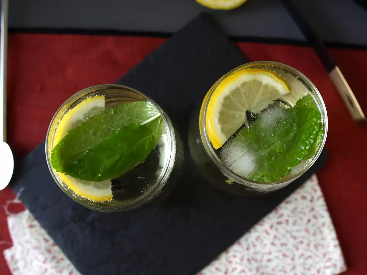 Spritz St-Germain s likérem z bezových květů: osvěžující letní koktejl - foto 6