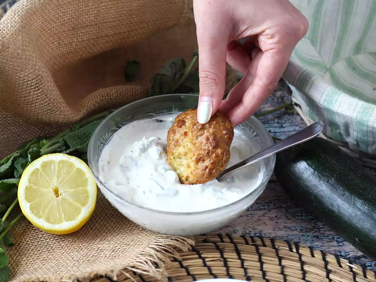 Super čerstvá omáčka z jogurtu, fety, citronu a máty! - foto 4