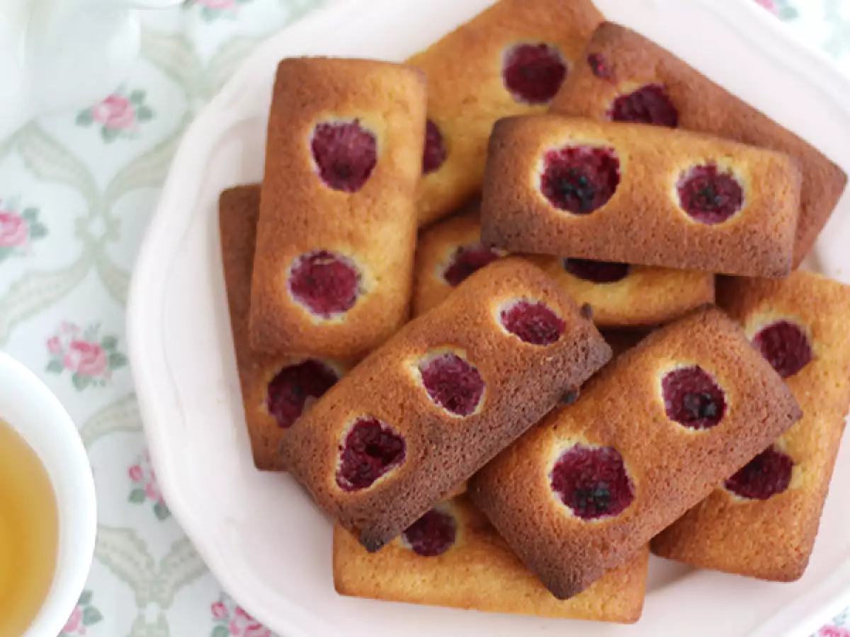 Super snadné malinové financiers! - foto 2