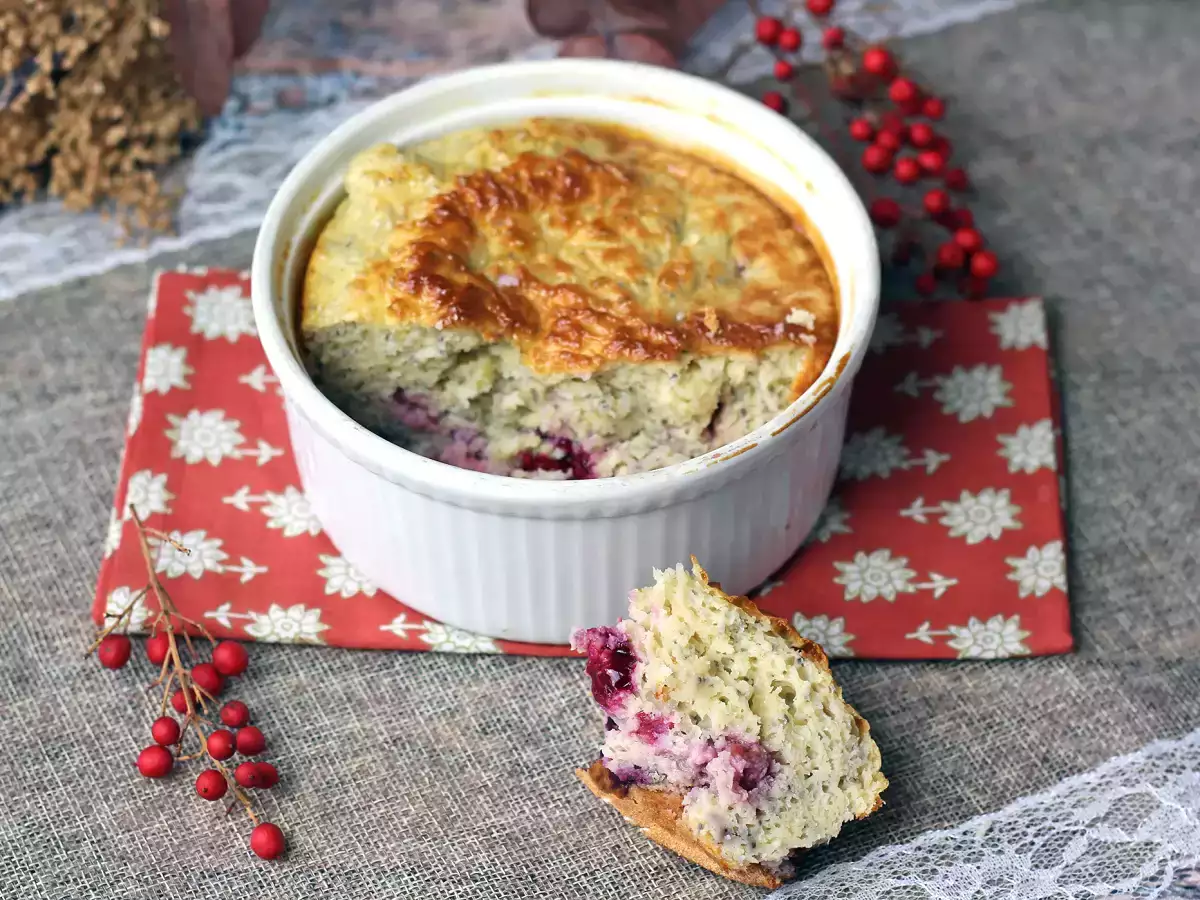 Superjednoduchý proteinový koláč z červeného ovoce - foto 5