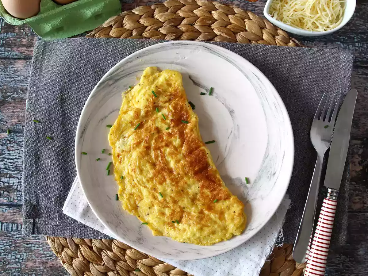 Sýrová omeleta: expresní recept připravený za 5 minut! - foto 3