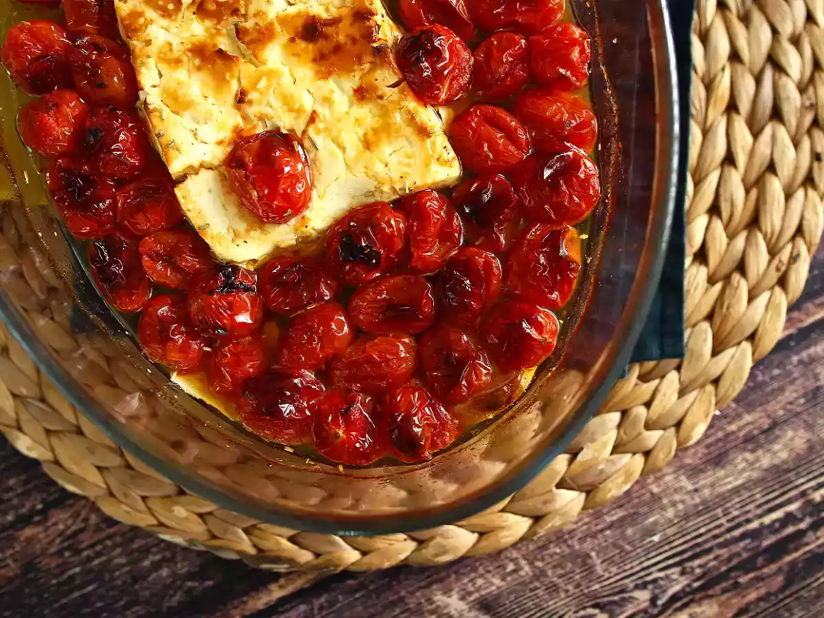 Tagliatelle s fetou a cherry rajčaty - zapečené těstoviny s fetou - foto 2