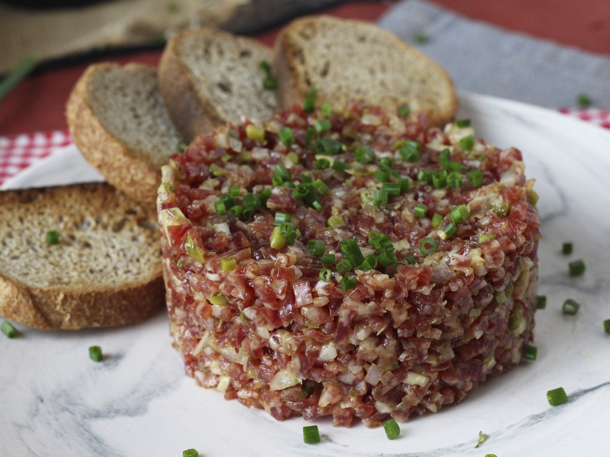 Tartar de fuet: expresní verze klasického tatarského bifteku - foto 6