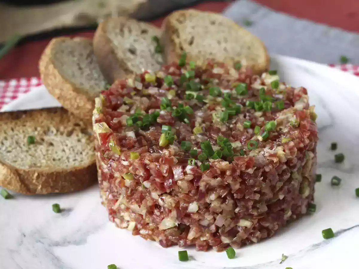 Tartar de fuet: expresní verze klasického tatarského bifteku - foto 6