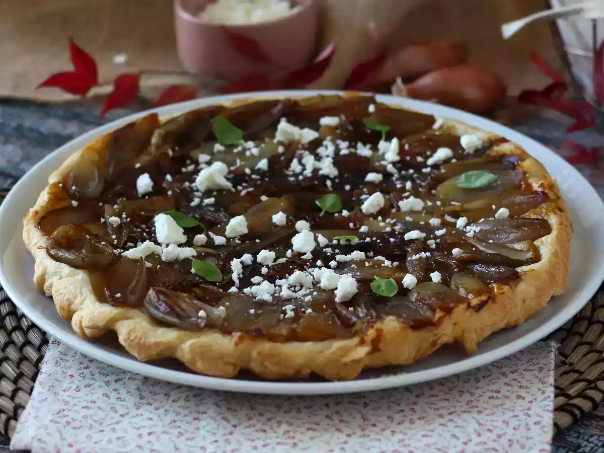 Tarte tatin se šalotkou a fetou, neodolatelná slaná verze!