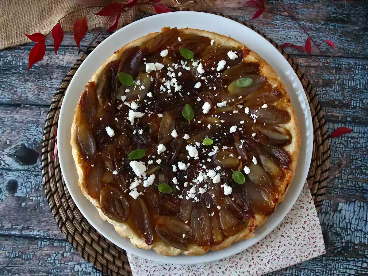 Tarte tatin se šalotkou a fetou, neodolatelná slaná verze! - foto 2
