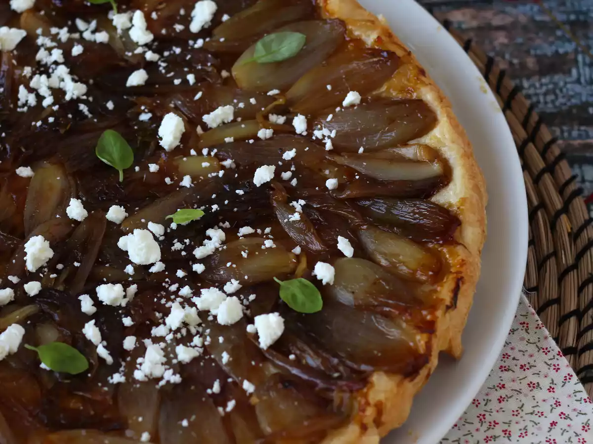 Tarte tatin se šalotkou a fetou, neodolatelná slaná verze! - foto 4